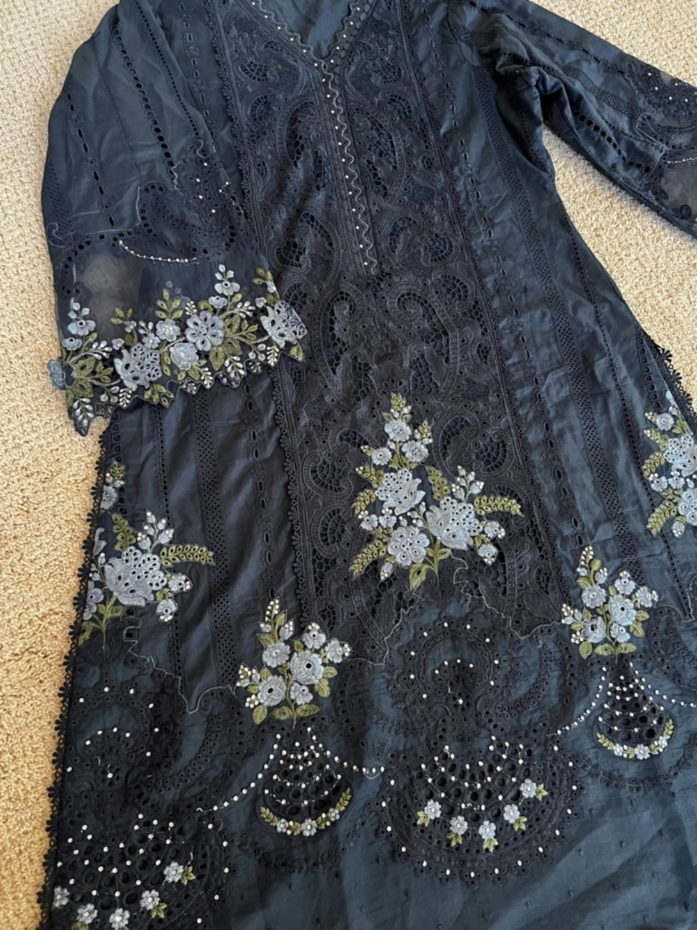 Embroidered luxury Maria B lawn dress suit - Picture 7 of 14